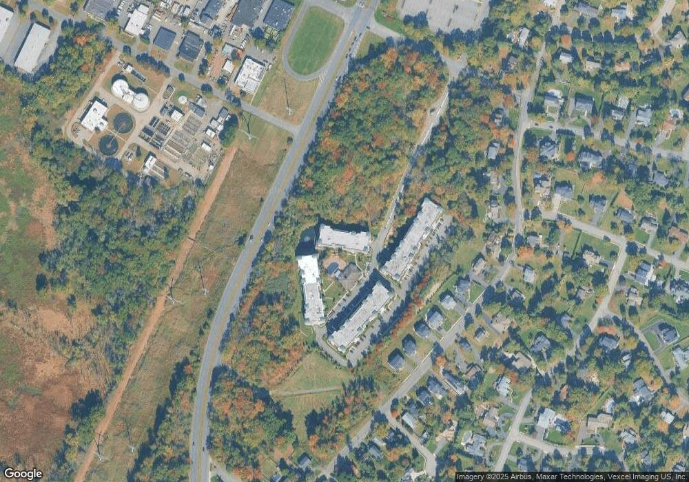 1404 Pointe Gate Dr, Livingston, NJ 07039 - photo 1