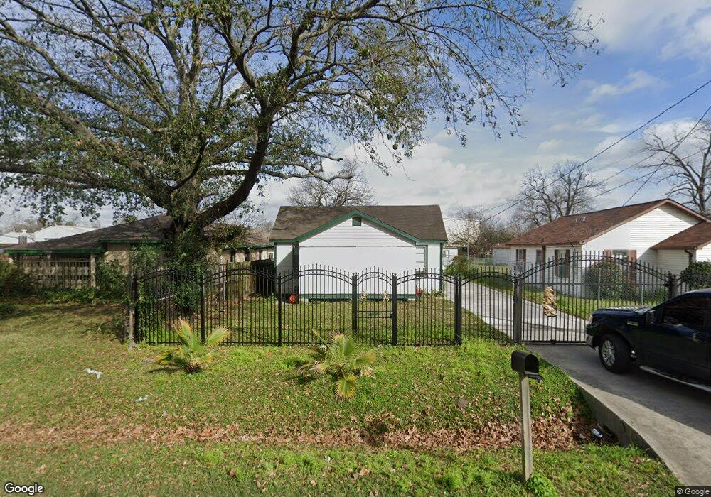 2519 Avenue of Oaks St, Houston, TX 77026 - photo 1