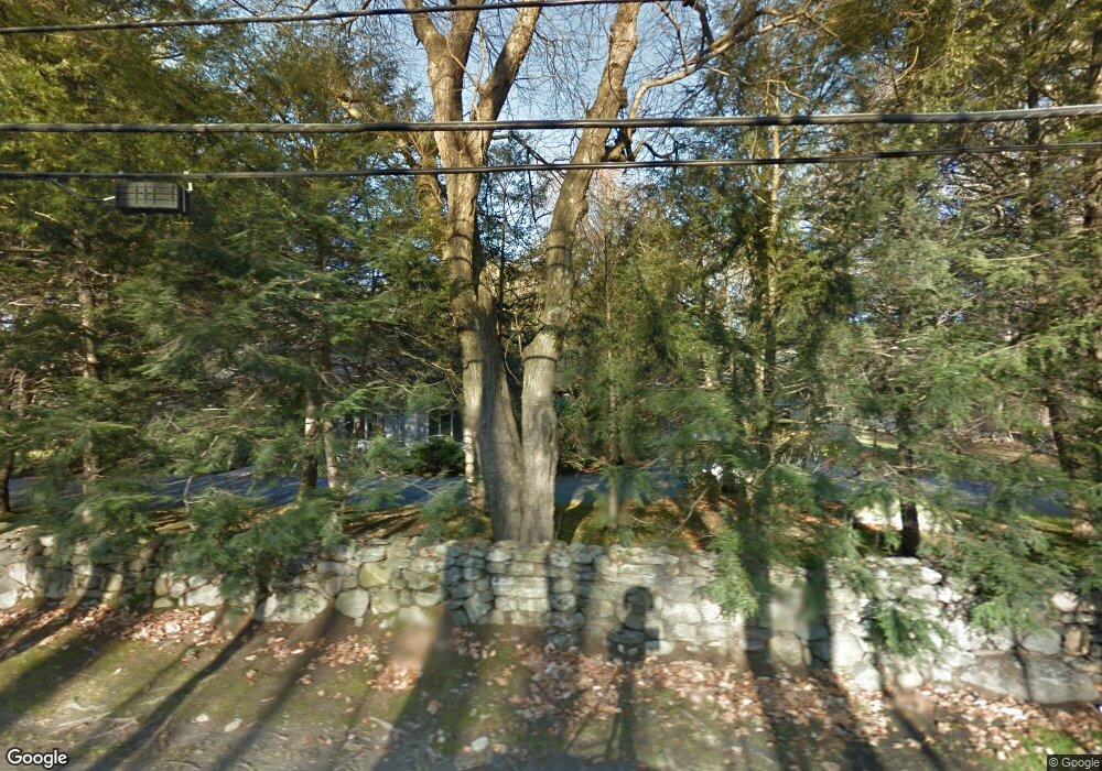 350 Longmeadow Rd, Fairfield, CT 06824 - photo 1