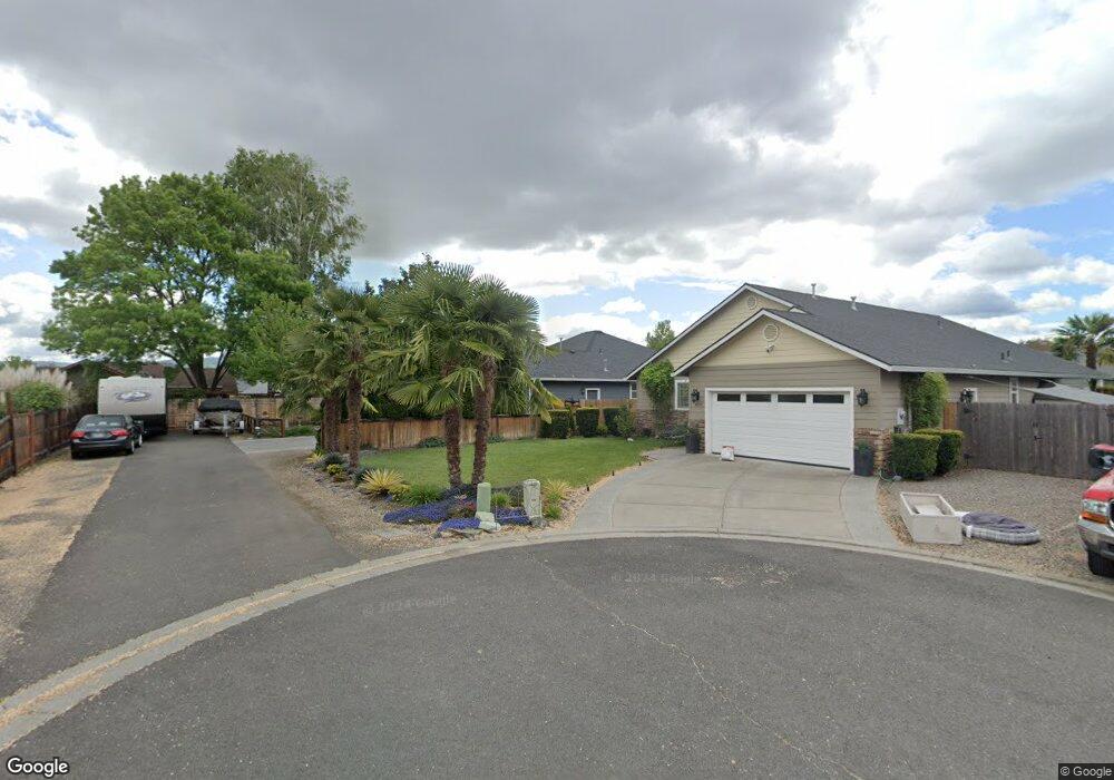 832 Easy Way, Central Point, OR 97502 - photo 1