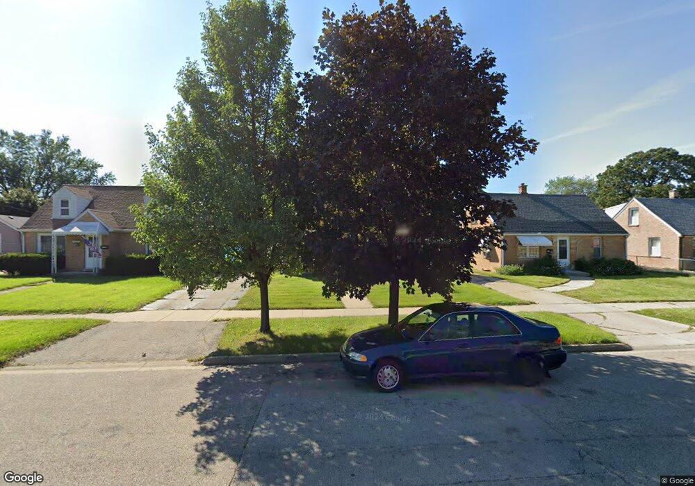 1064 N Berwick Blvd, Waukegan, IL 60085 - photo 1