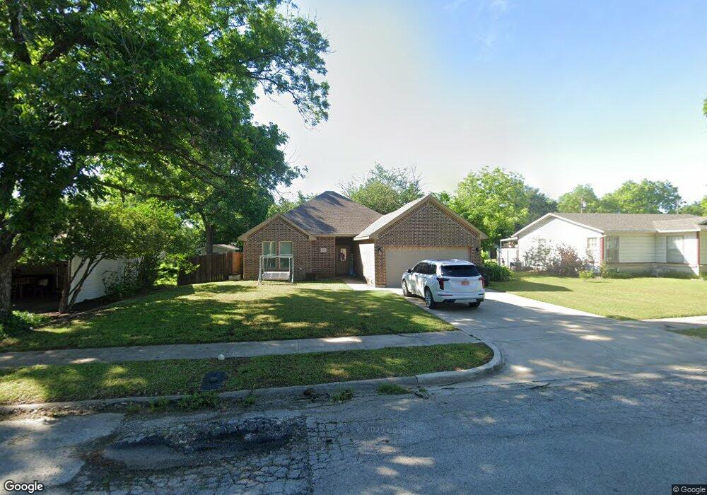 1117 Bales St, Cleburne, TX 76033 - photo 1