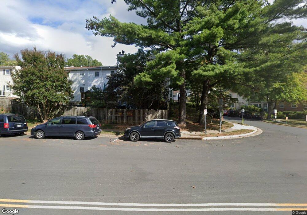 3081 White Birch Ct, Fairfax, VA 22031 - photo 1