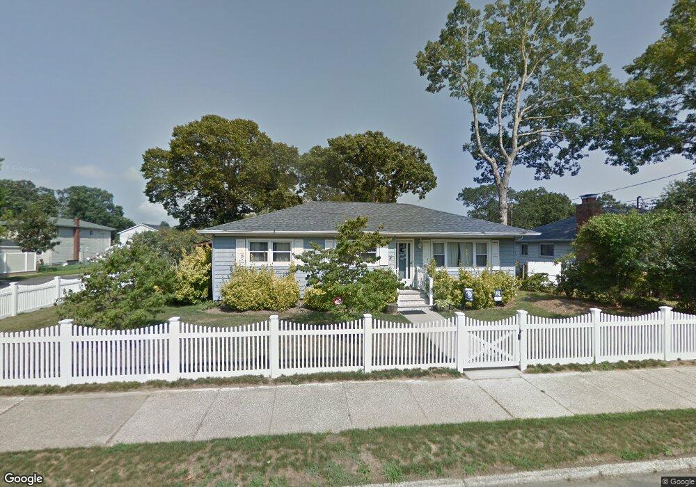 336 Deauville Blvd, Copiague, NY 11726 - photo 1