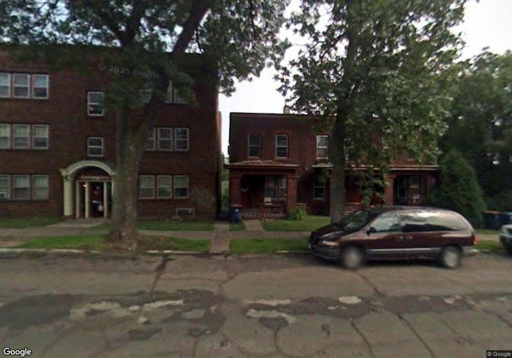 1924 E Superior St, Duluth, MN 55812 - photo 1