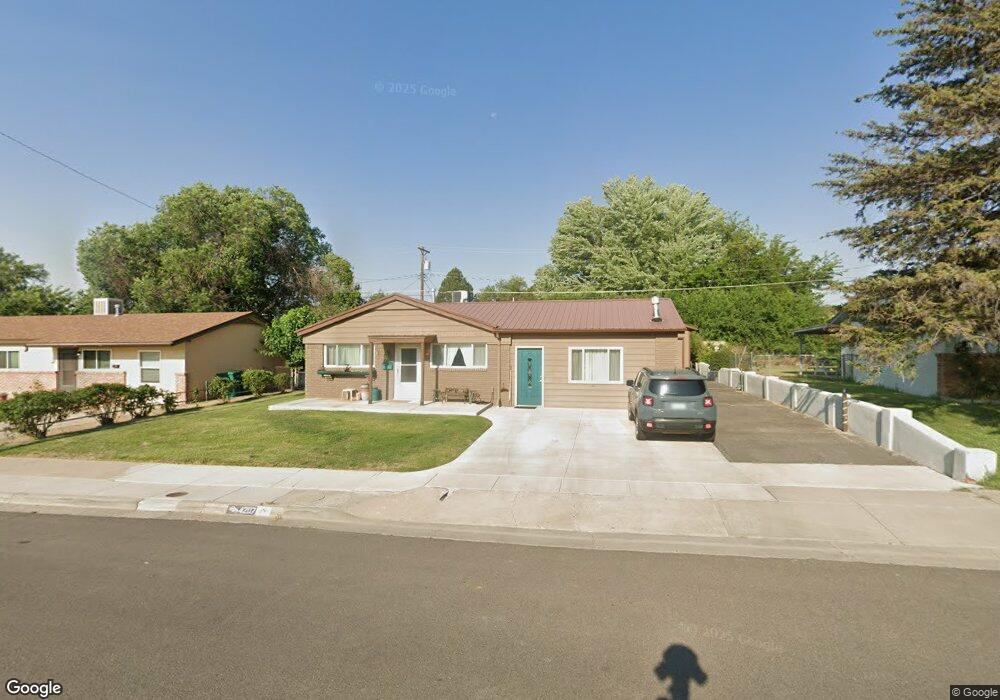 4207 Holiday Dr, Farmington, NM 87402 - photo 1