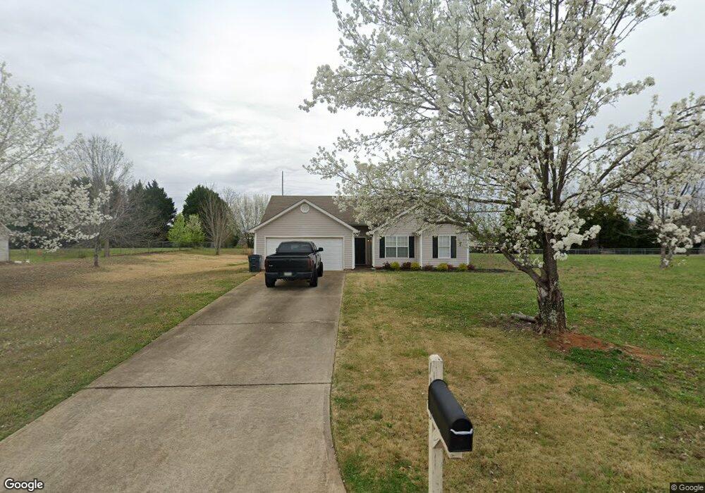 1113 Larkspur Dr, Locust Grove, GA 30248 - photo 1