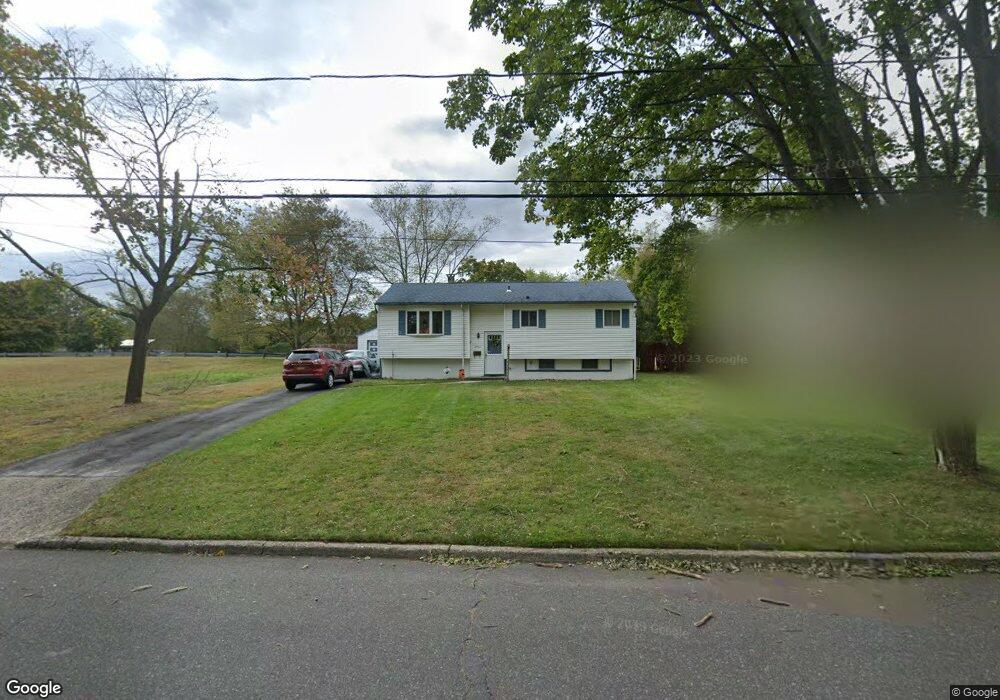 2902 Sipp Ave, Medford, NY 11763 - photo 1