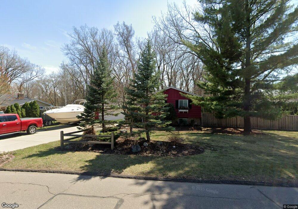 18903 Hanus Rd, Minnetonka, MN 55345 - photo 1