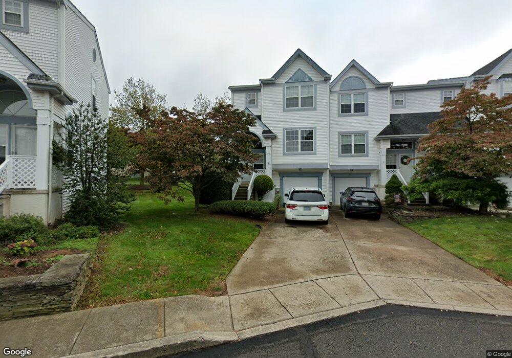 3900 Quaker Ct, North Wales, PA 19454 - photo 1