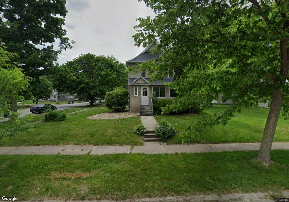 121 Walnut St, Cedar Falls, IA 50613 - photo 1