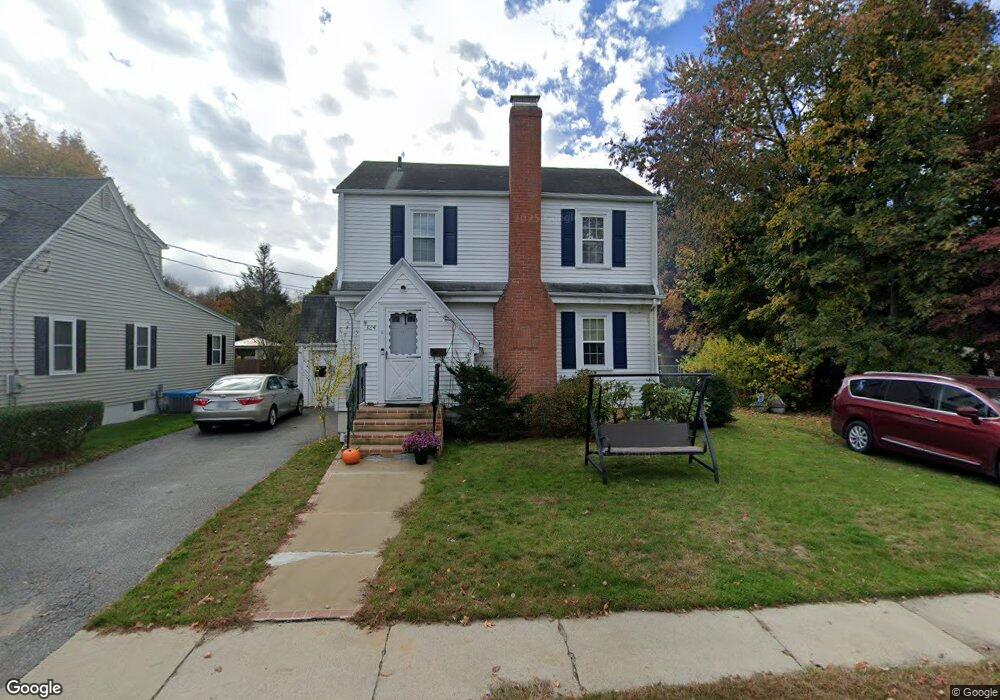 324 Aqueduct Rd, Cranston, RI 02910 - photo 1