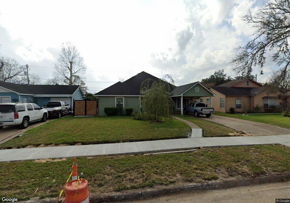 7634 Hereford St, Houston, TX 77087 - photo 1