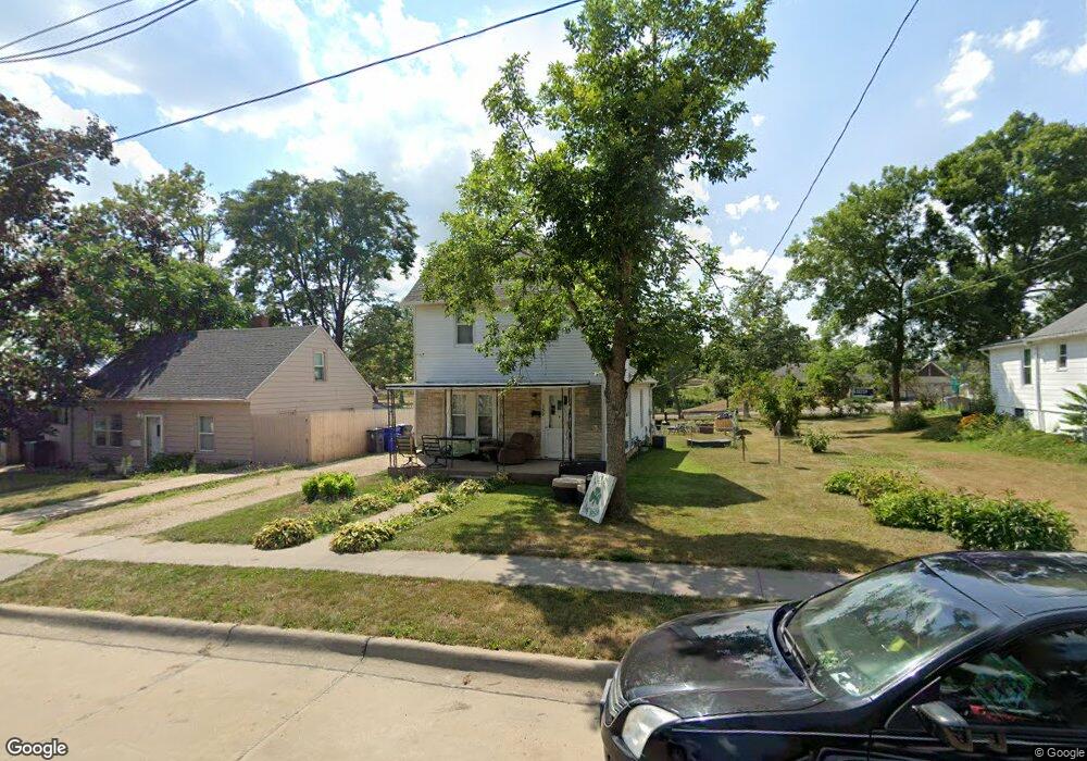 359 30th St SE, Cedar Rapids, IA 52403 - photo 1