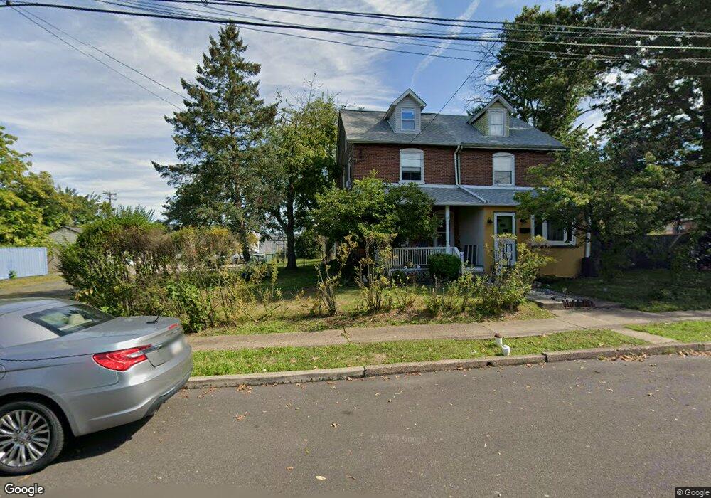 711 W 4th St, Lansdale, PA 19446 - photo 1