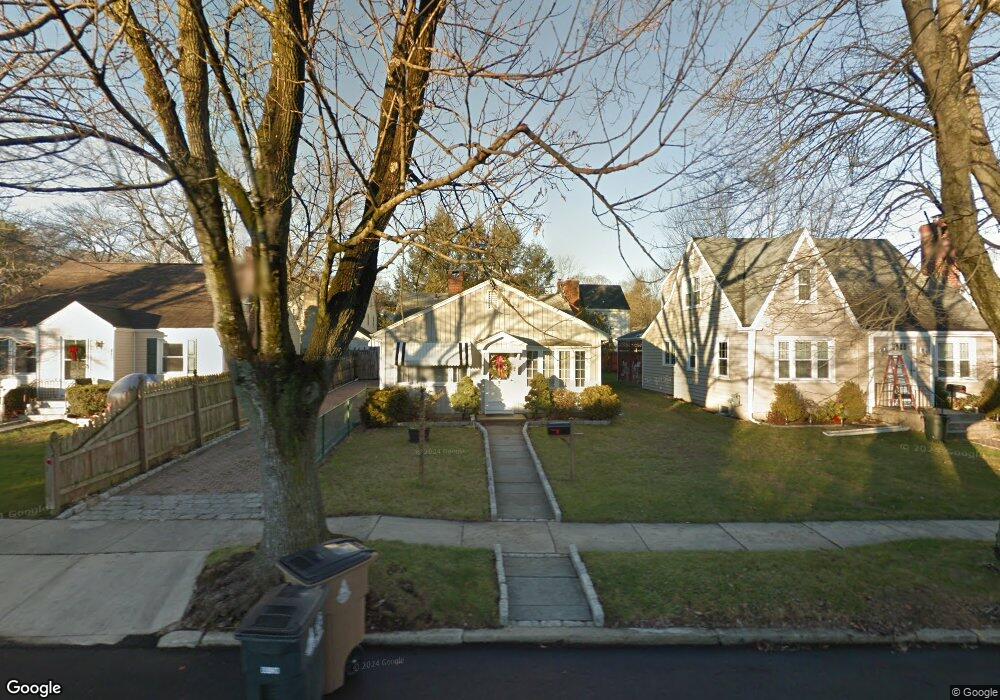 142 Courtland Hill St, Stamford, CT 06906 - photo 1