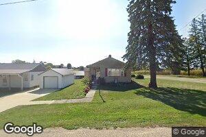 307 W Van Buren St, Garnavillo, IA 52049