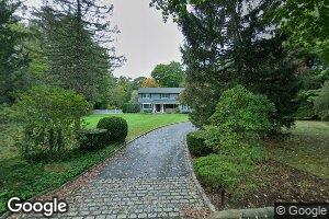 18 Donovan Dr, Cold Spring Harbor, NY 11724