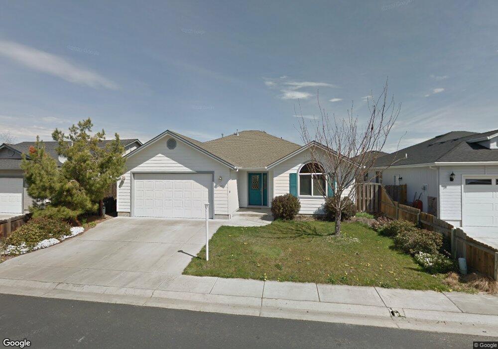 1221 Twin Rocks Dr, Central Point, OR 97502 - photo 1