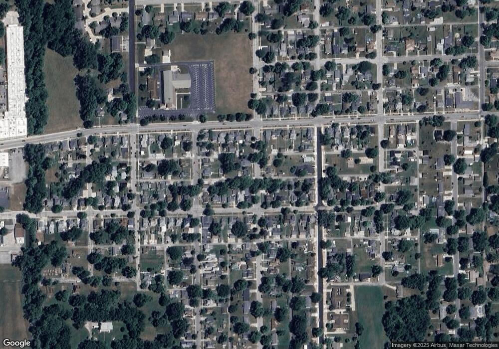 111 S Division St, Auburn, IN 46706 - photo 1