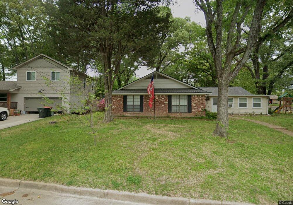704 Oxford Dr, Tyler, TX 75703 - photo 1
