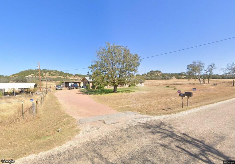 1420 W Live Oak St, Fredericksburg, TX 78624 - photo 1