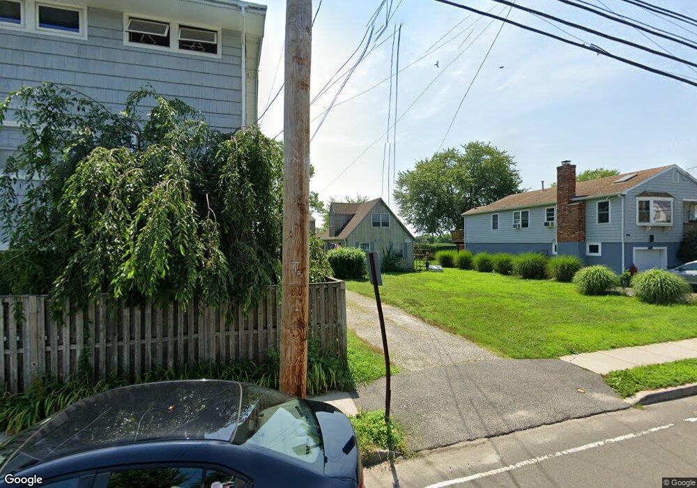 1070 Reef Rd, Fairfield, CT 06824 - photo 1