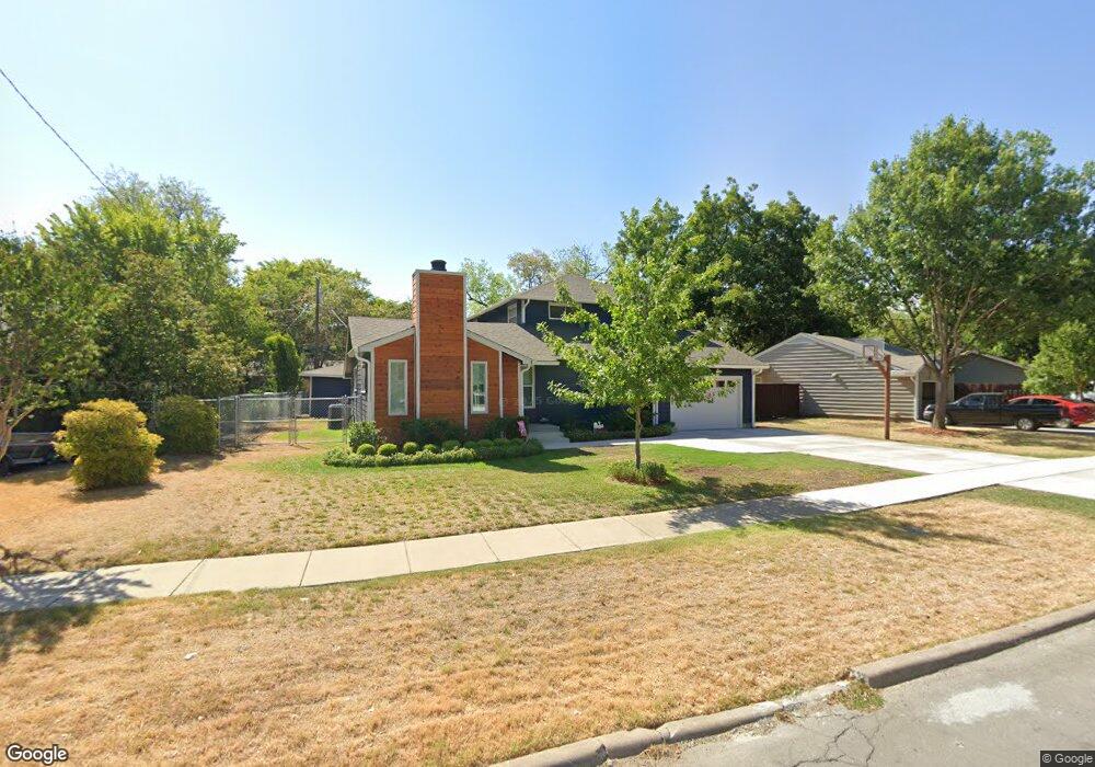 901 Clarice St, Grand Prairie, TX 75051 - photo 1