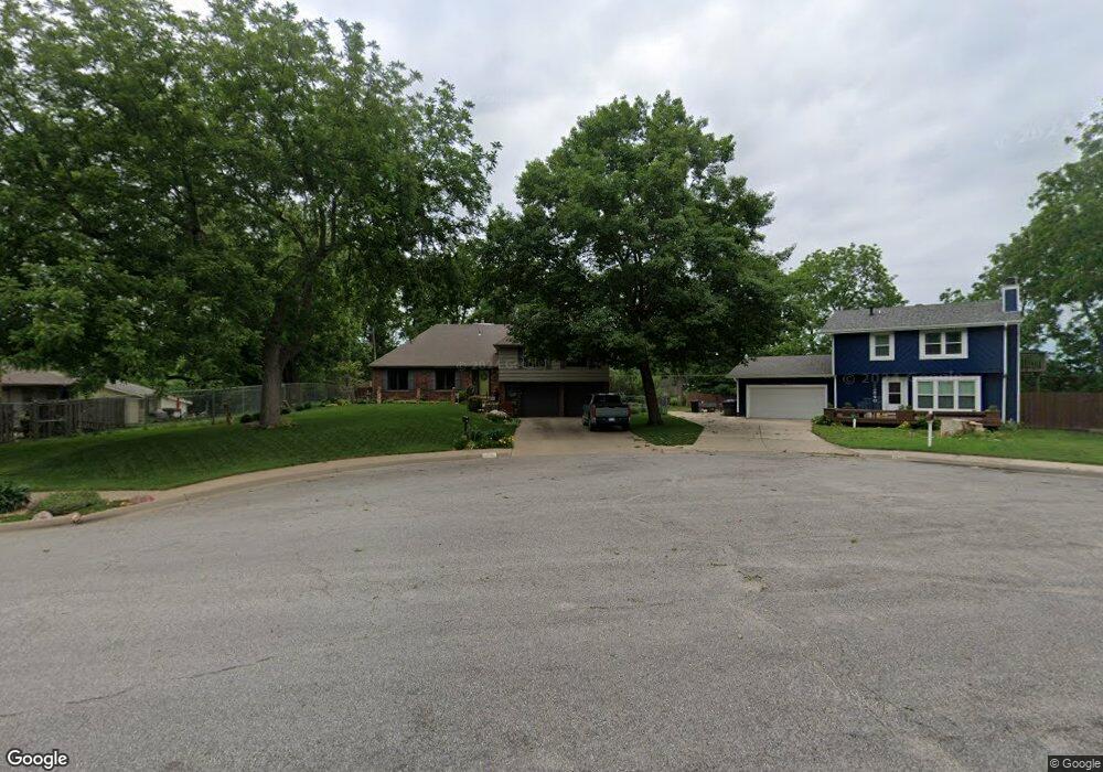 3550 SW Wesparke Ct, Topeka, KS 66614 - photo 1