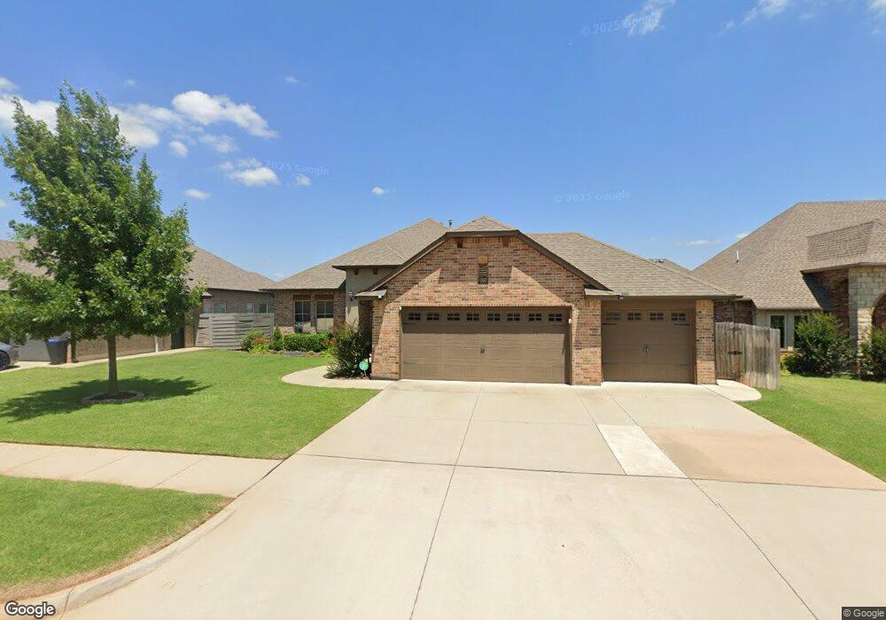1104 Lindsey Ln, Moore, OK 73160 - photo 1