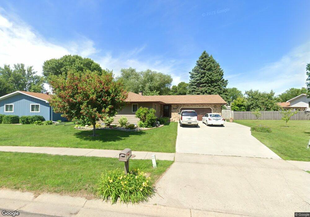 1533 23rd St S, Fargo, ND 58103 - photo 1