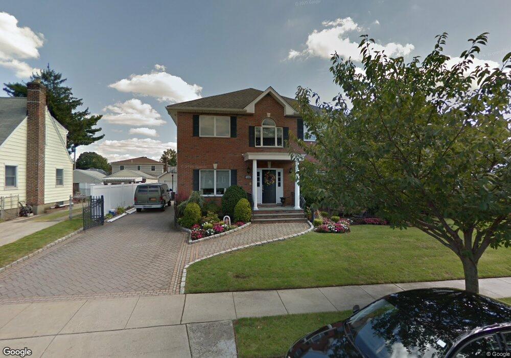 364 Sunny Ln, Franklin Square, NY 11010 - photo 1