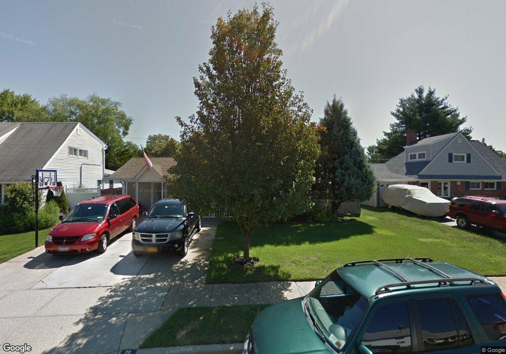 20 Skylark Ln, Levittown, NY 11756 - photo 1