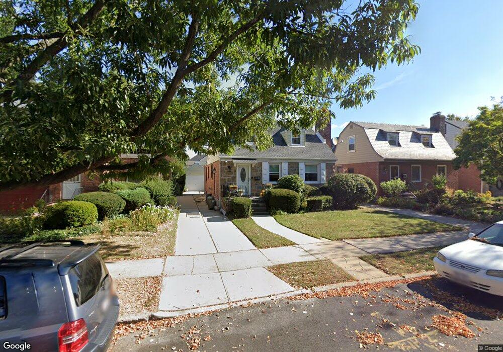 7335 193rd St, Fresh Meadows, NY 11366 - photo 1