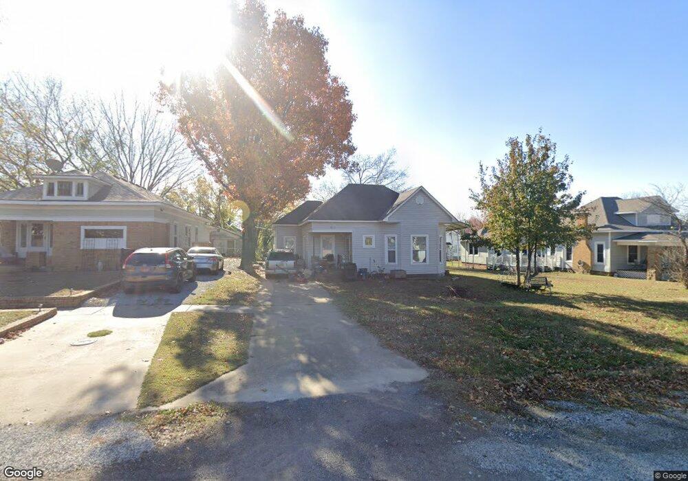 615 W Broadway St, Henryetta, OK 74437 - photo 1