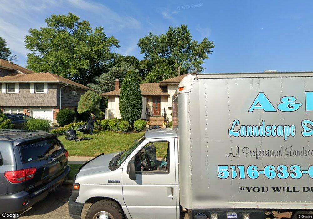 20 Shelly Ln, Bethpage, NY 11714 - photo 1