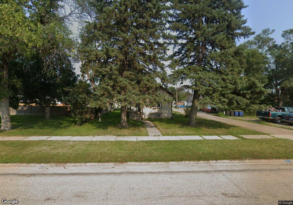 221 6th Ave SE, Jamestown, ND 58401 - photo 1