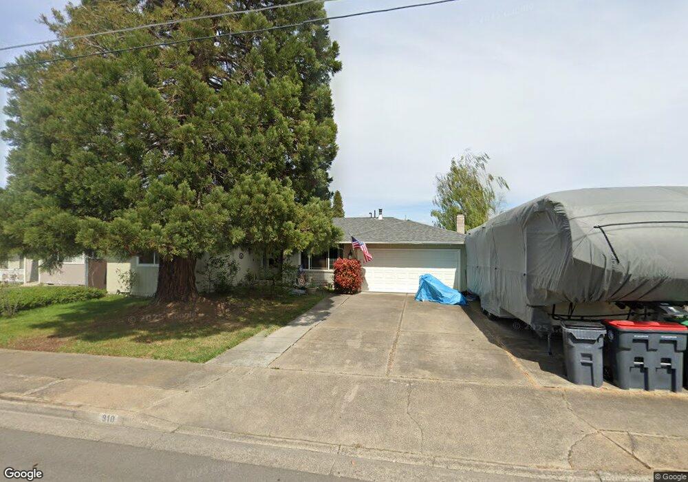 910 N 10th St, Central Point, OR 97502 - photo 1