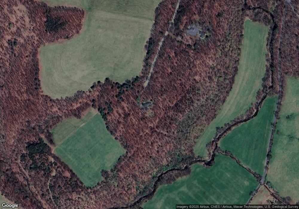 746 Ponds Ct, Berkeley Springs, WV 25411 - photo 1