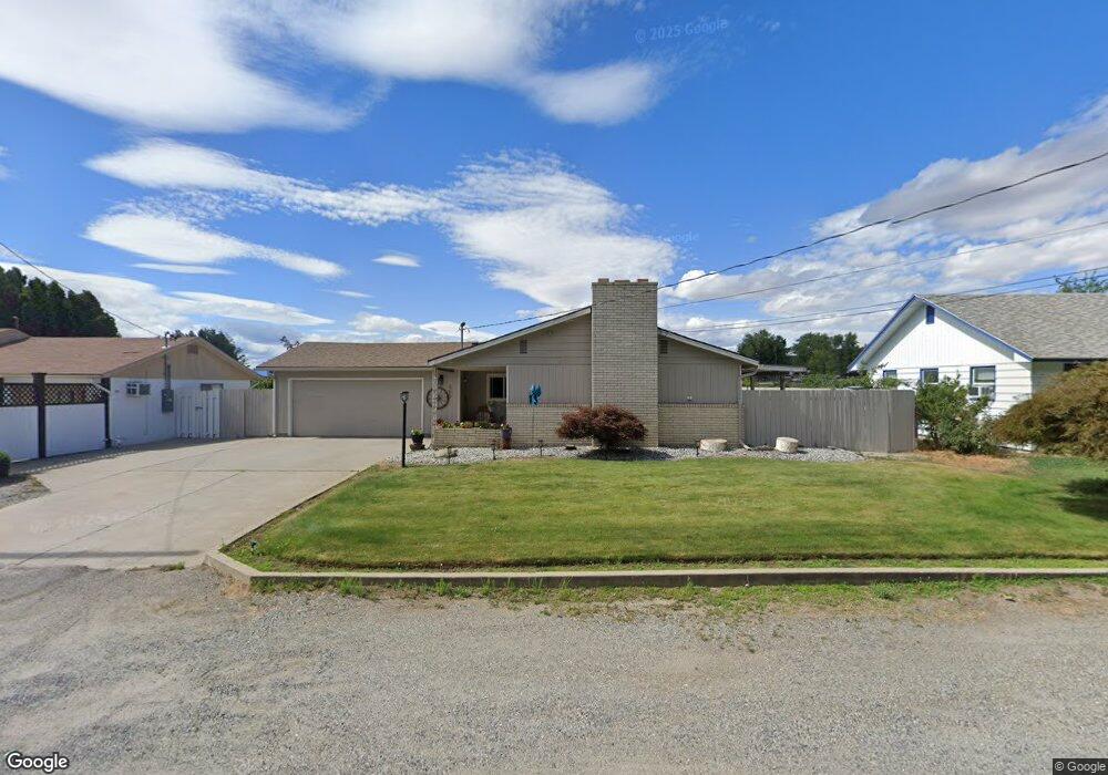 469 7th St NE, East Wenatchee, WA 98802 - photo 1