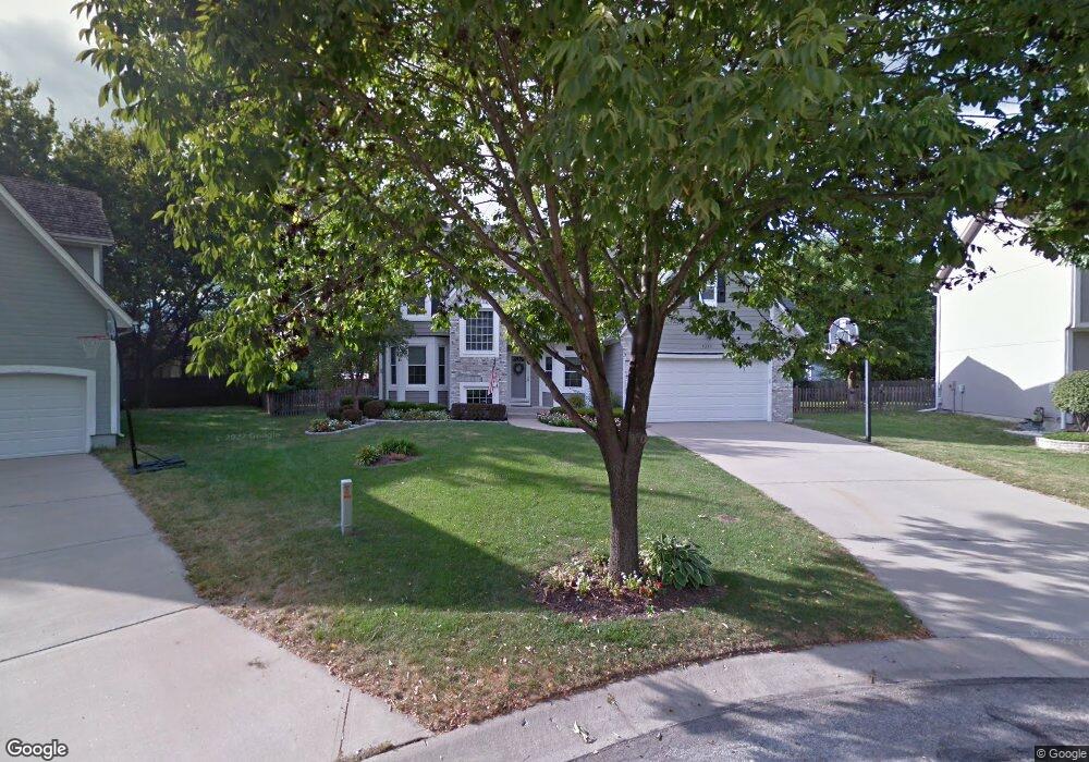 8330 Lakeview Ave, Lenexa, KS 66219 - photo 1