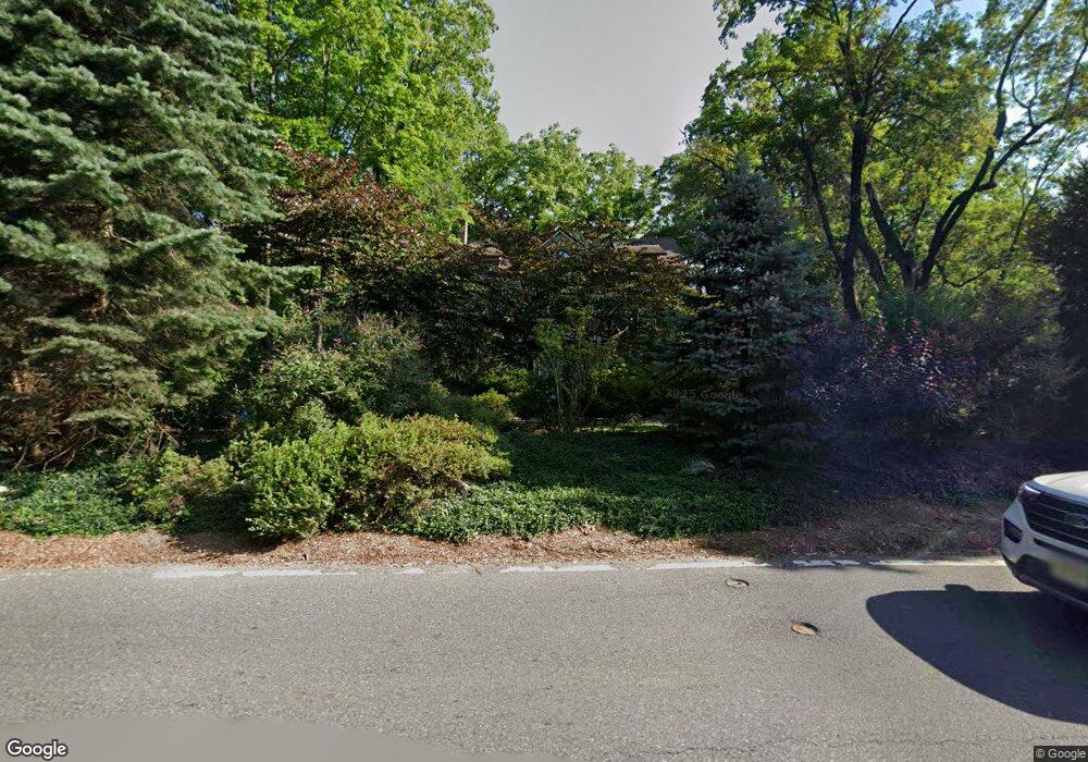 569 Franklin Ave, Wyckoff, NJ 07481 - photo 1