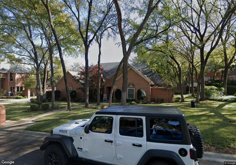 2304 Stonegate Cir, Denton, TX 76205 - photo 1