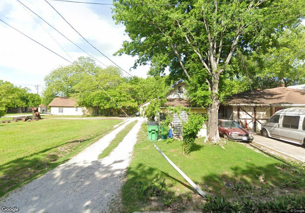511 N Chestnut St, Gainesville, TX 76240 - photo 1