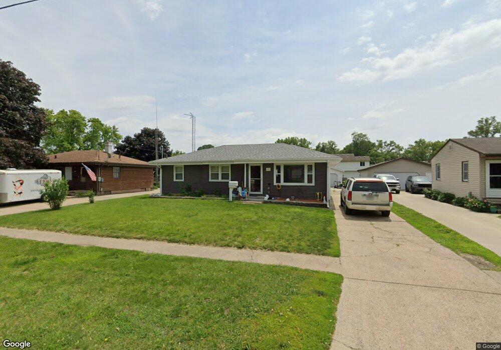 1027 E Shawnee Ave, Des Moines, IA 50313 - photo 1