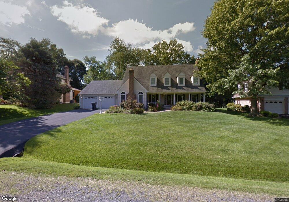 5020 Oakcrest Dr, Fairfax, VA 22030 - photo 1