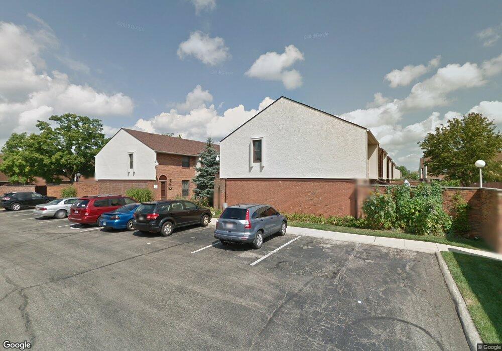 1912 Willoway Cir S, Columbus, OH 43220 - photo 1