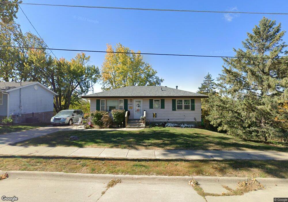 609 W 16th St N, Newton, IA 50208 - photo 1