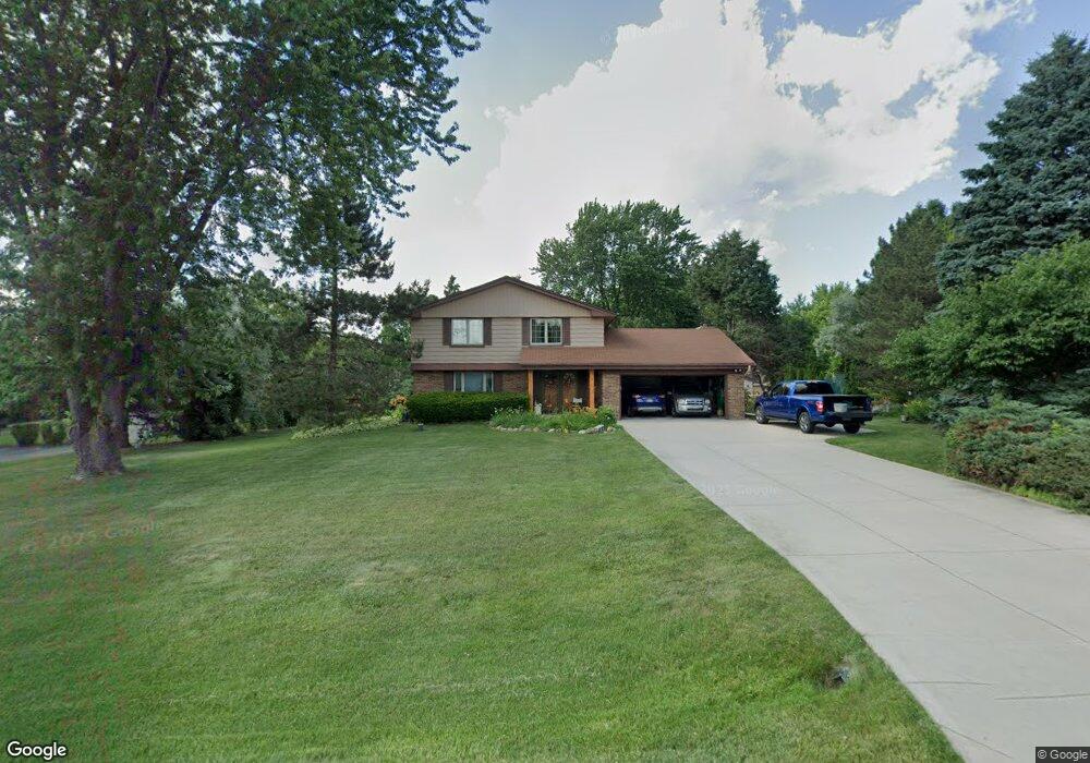 N59W26490 Mountain Shadows Dr, Sussex, WI 53089 - photo 1