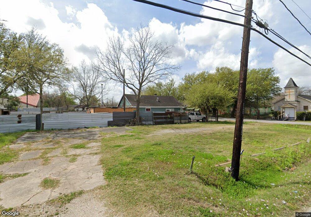 3034 Wayne St unit A-B, Houston, TX 77026 - photo 1
